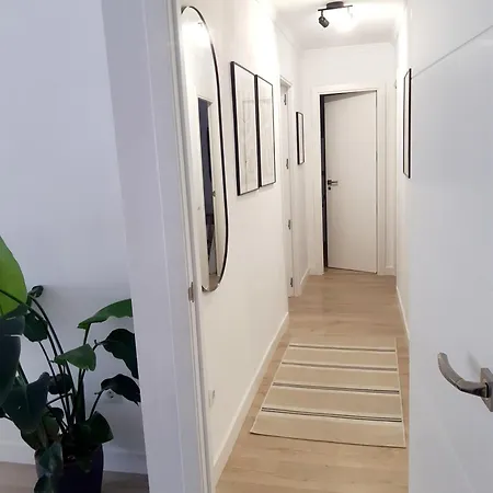 Lejlighed Impressive With 3 Bedrooms Metres From The *