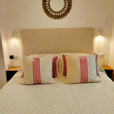 Lägenhet Impressive With 3 Bedrooms Metres From The Estepona