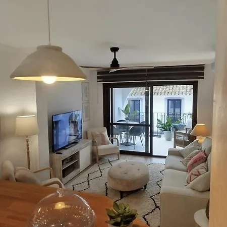 Impressive With 3 Bedrooms Metres From The Lejlighed Estepona